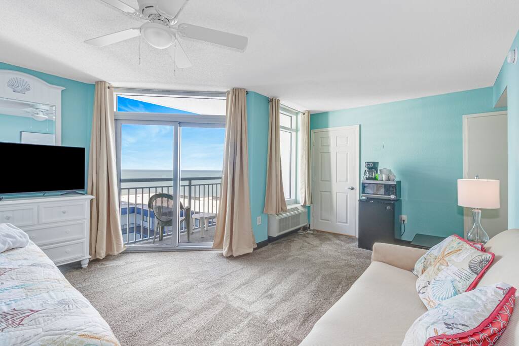 Southern Breeze 1 BDR  - Myrtle Beach Beautiful Efficiency Condo in Ocean Front Building  — Myrtle Beach, SC — vacation rental