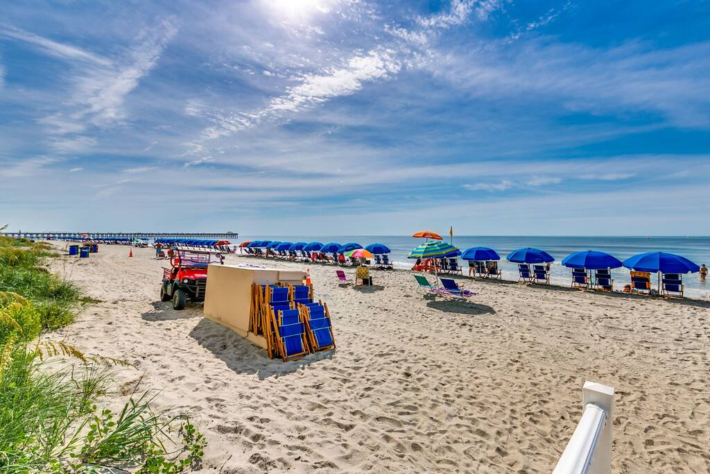 Oceanfront Views with Lazy River Hot Tubs Pools | Photo 25