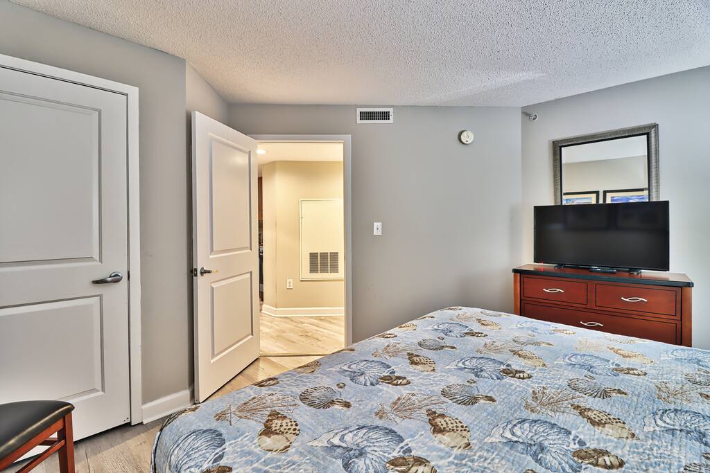 Oceanfront Views with Lazy River Hot Tubs Pools | Photo 5