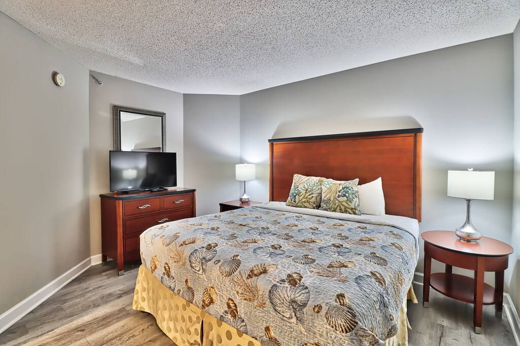 Oceanfront Views with Lazy River Hot Tubs Pools | Photo 13