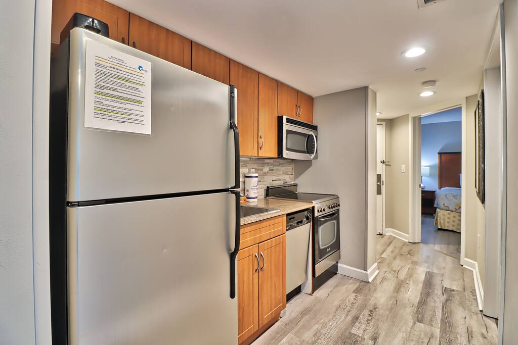 Oceanfront Views with Lazy River Hot Tubs Pools | Photo 9