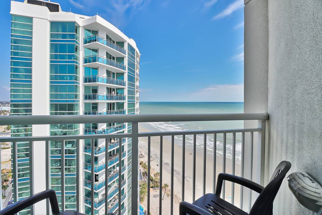 Oceanfront Views with Lazy River Hot Tubs Pools | Photo 10