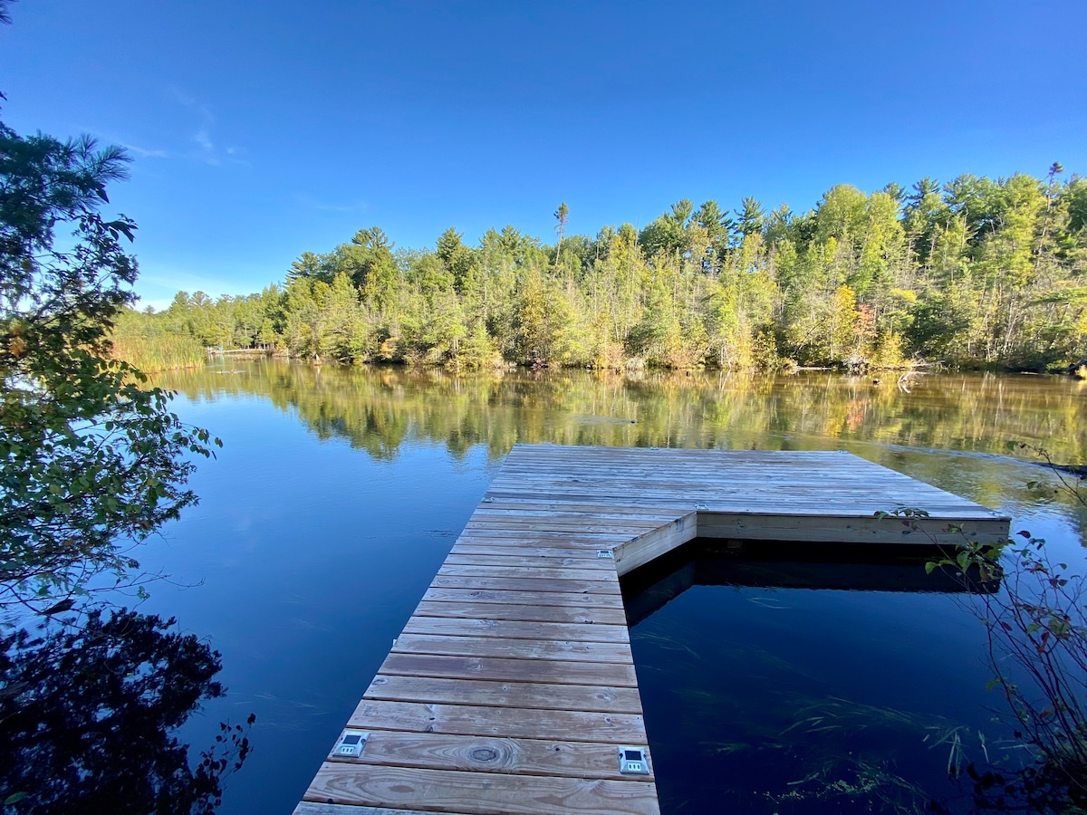 Rapid River Classic Cottage Retreat — Rapid City, MI — vacation rental