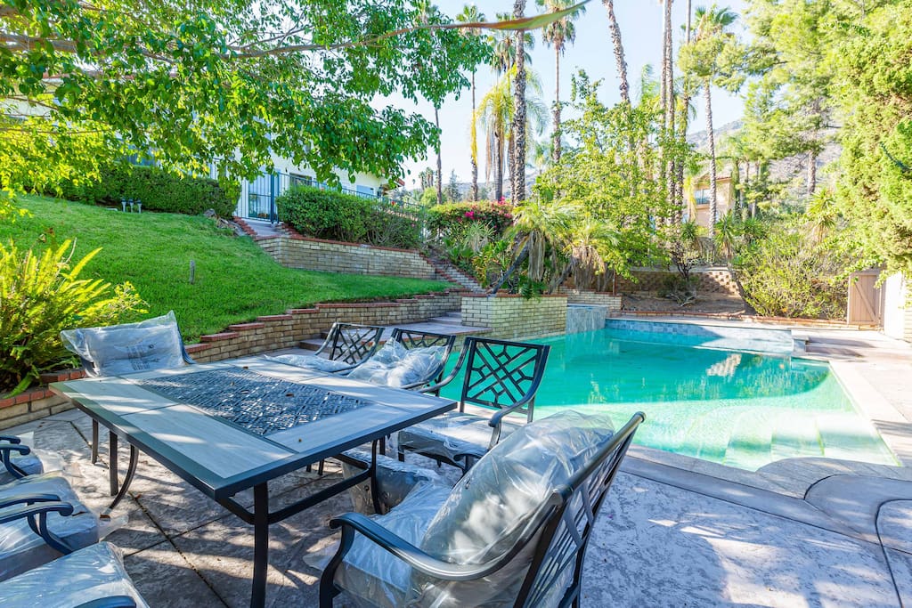 Glendora 5 BR Furnished Home photo 2
