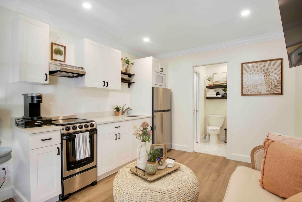 Modern Studio in Downtown Stuart #5 — Stuart, FL — vacation rental