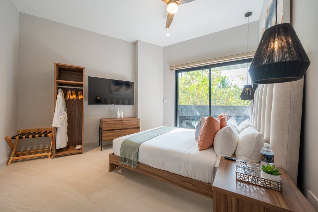 KIPPAL: 2BR/2Bath Apartment with Terrace