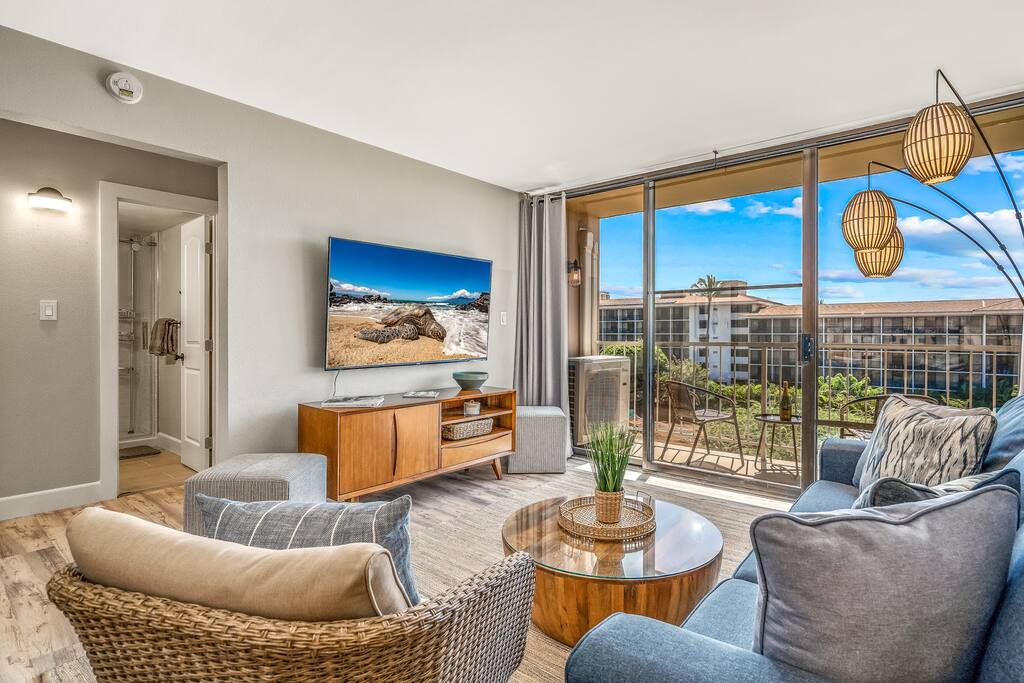 Centrally Located Elegant Vistas — Kihei, HI — vacation rental