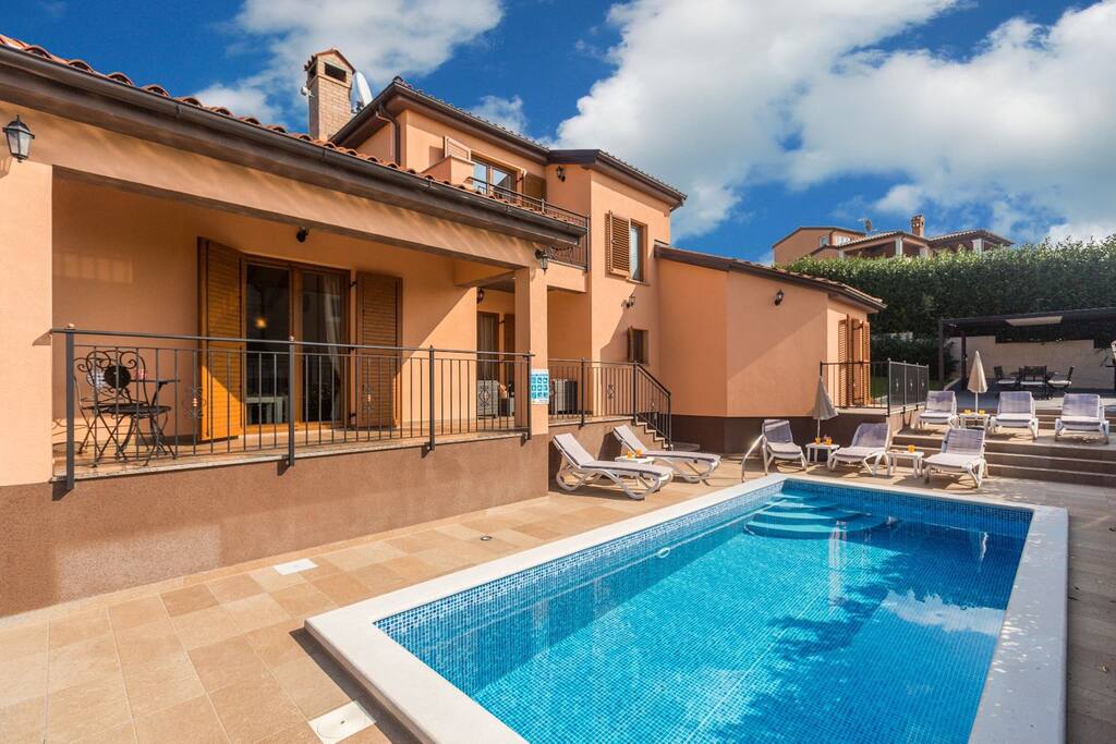 Villa Marina with pool, BBQ & parking near Poreč — Jasenovica, Istria County — vacation rental