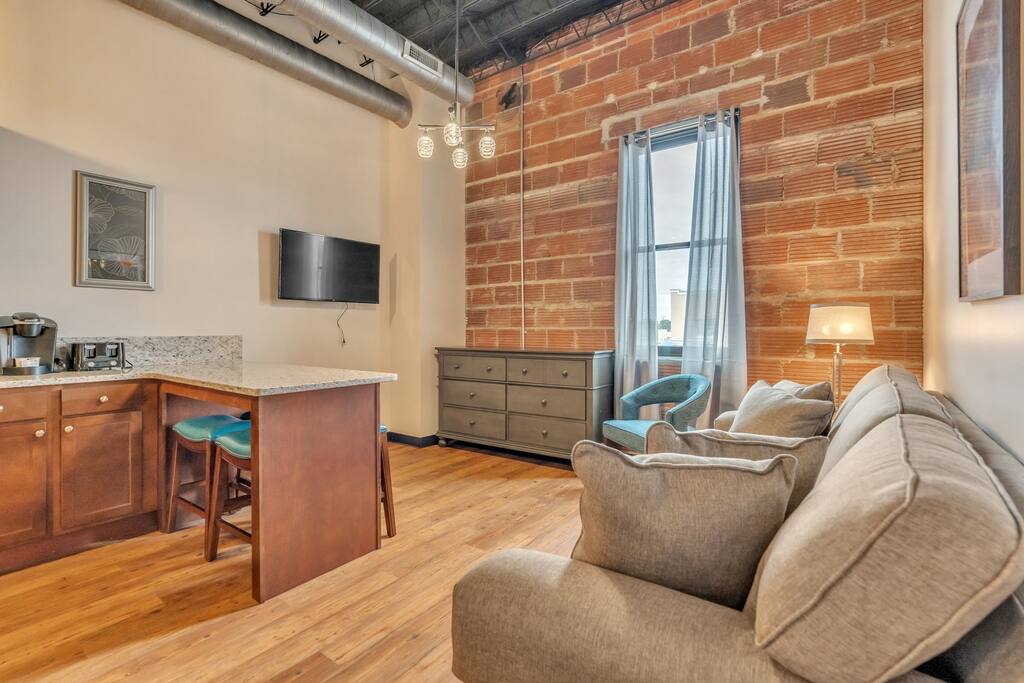 Beer Lovers Retreat Cozy Loft above Brewery | Photo 24