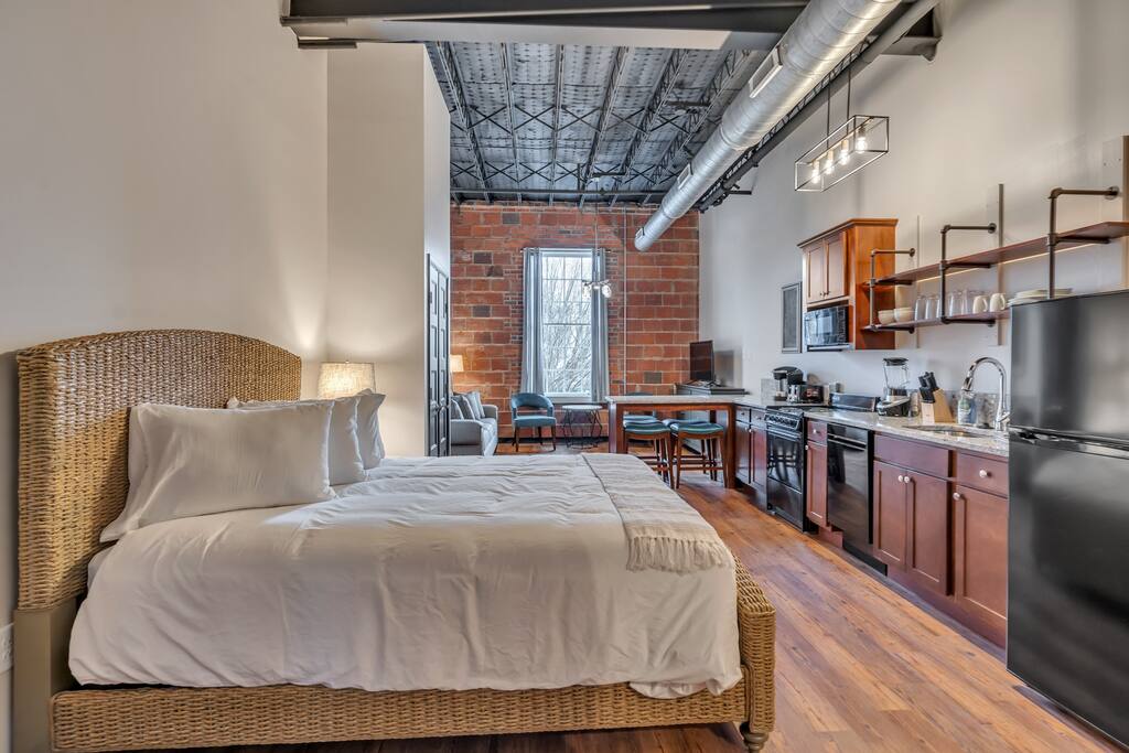 1 Bedroom Grand Strand Brewery 202 | Photo 3