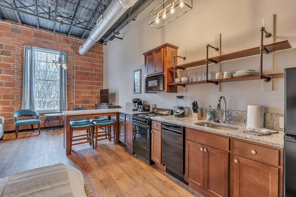 1 Bedroom Grand Strand Brewery 202 | Photo 4