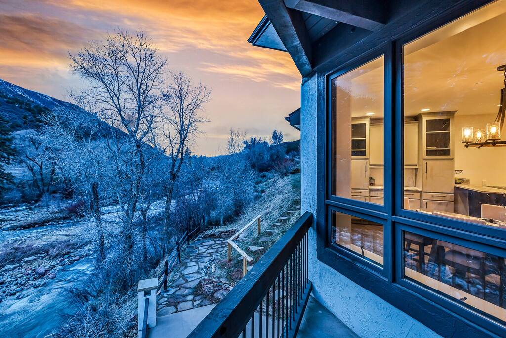 Waterfront Luxury Mountain Retreat