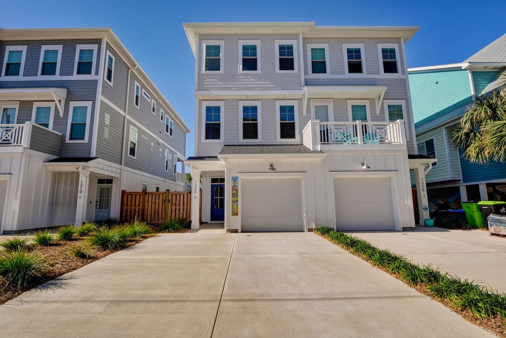 Islands on Snapper, Walk to Beach & Tiki Bar — Carolina Beach, NC — vacation rental