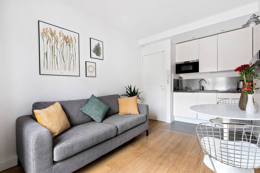 Superb apartment with balcony in the heart of Montorgueil — Paris, Île-de-France — vacation rental
