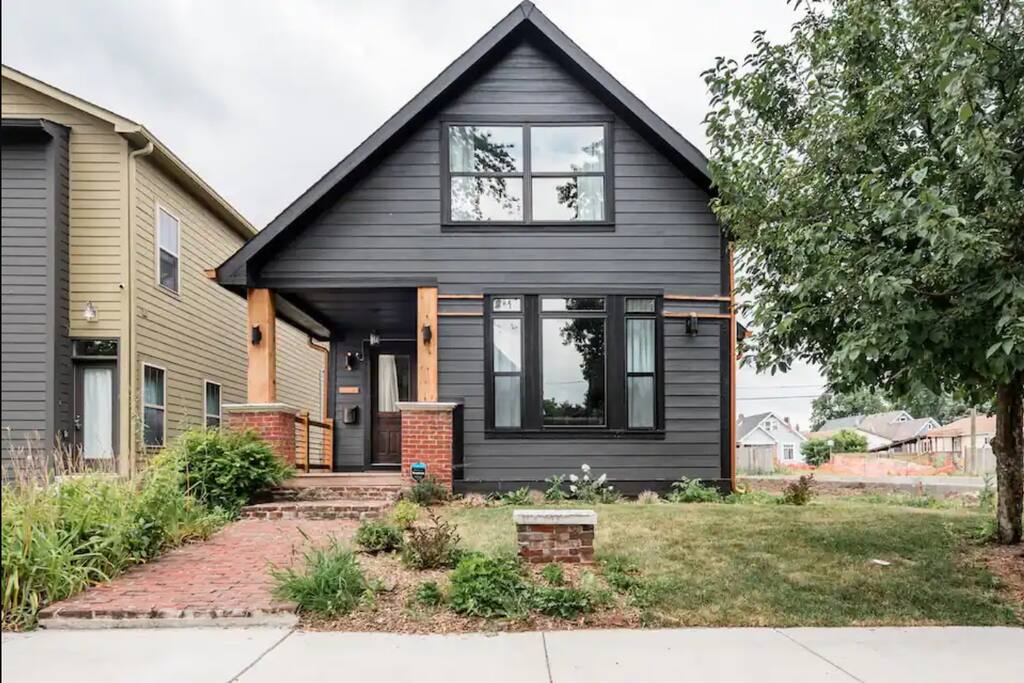 Luxurious 3,000 Square Foot House Downtown — Indianapolis, IN — vacation rental