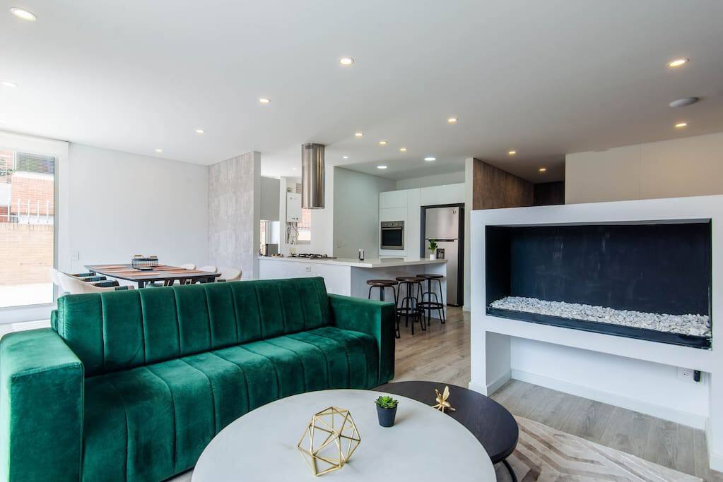 Cloud9 | Up to 12 ppl | The Emerald