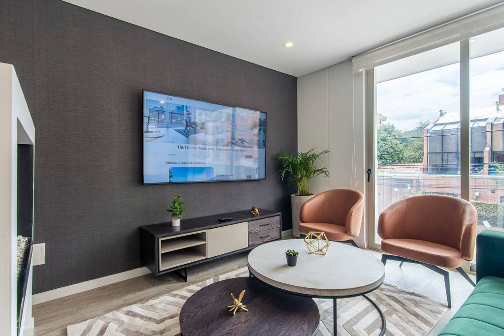 Cloud9 | Up to 12 ppl | The Emerald interior 3