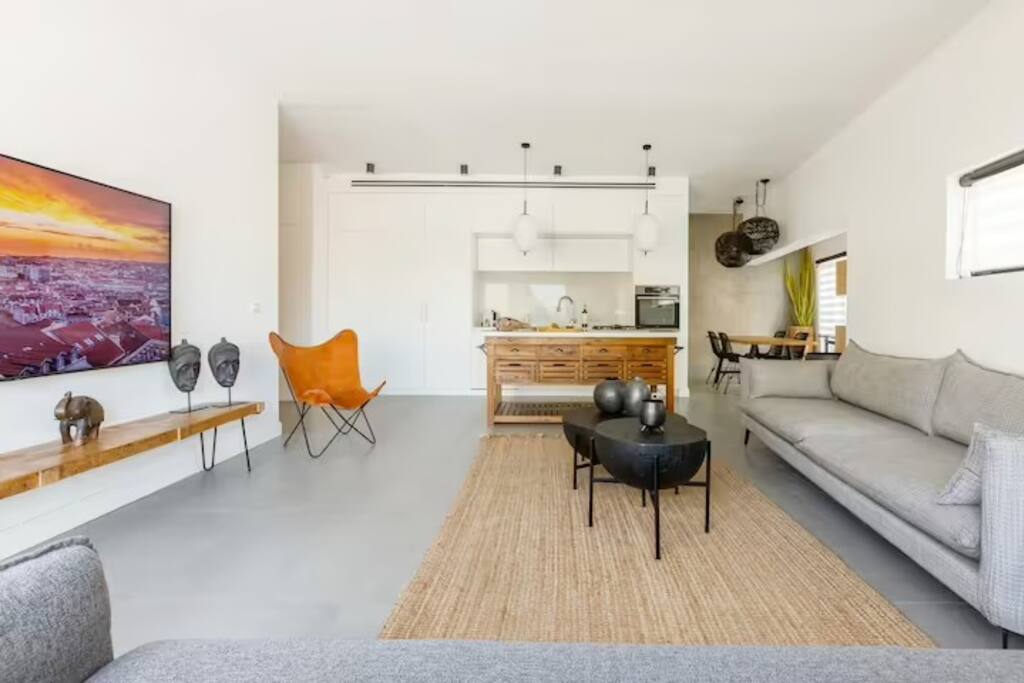 Luxury Artist Retreat- Park View Balcony By LOCALZ — Tel Aviv-Yafo, Tel Aviv District — vacation rental