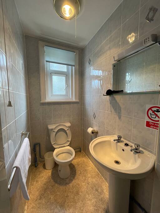 Shore House - Room 1 - Photo 12