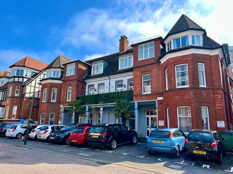 Seaside Escape with Double Bed & Balcony