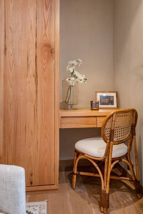 Sitting area or desk