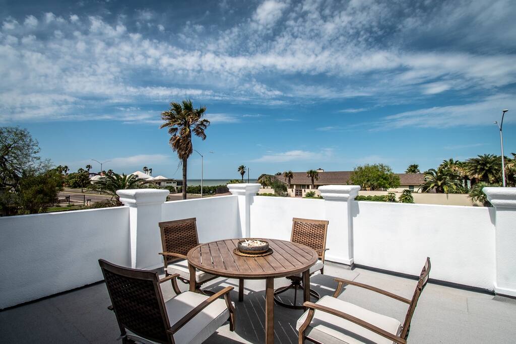Sail Away! Your Coastal Pool Oasis Awaits — Corpus Christi, TX — vacation rental