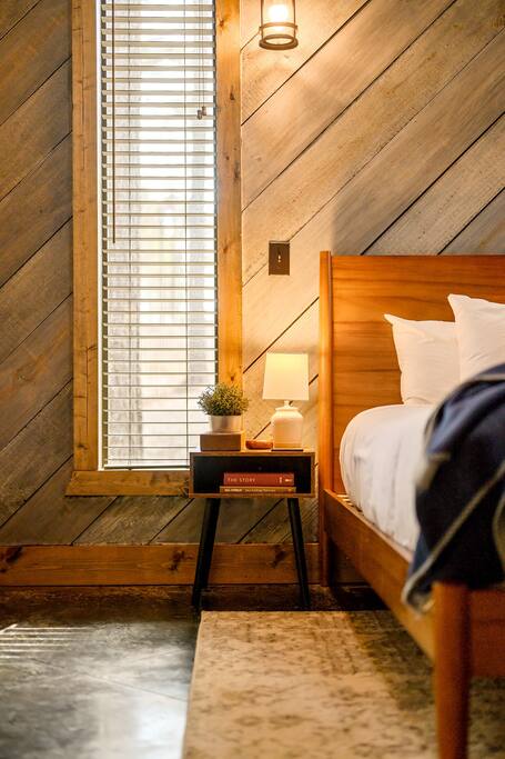 New! Modern Farmhouse w/ Jacuzzi, BBQ, Arcade! 
