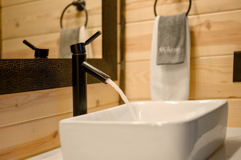 New! Modern Farmhouse w/ Jacuzzi, BBQ, Arcade! 