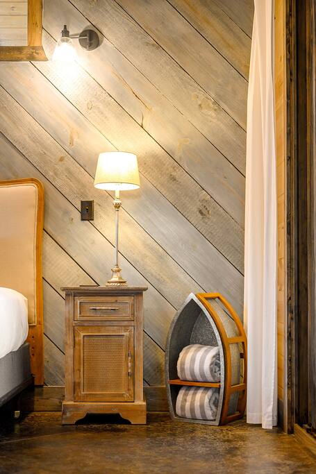 New! Modern Farmhouse w/ Jacuzzi, BBQ, Arcade! 