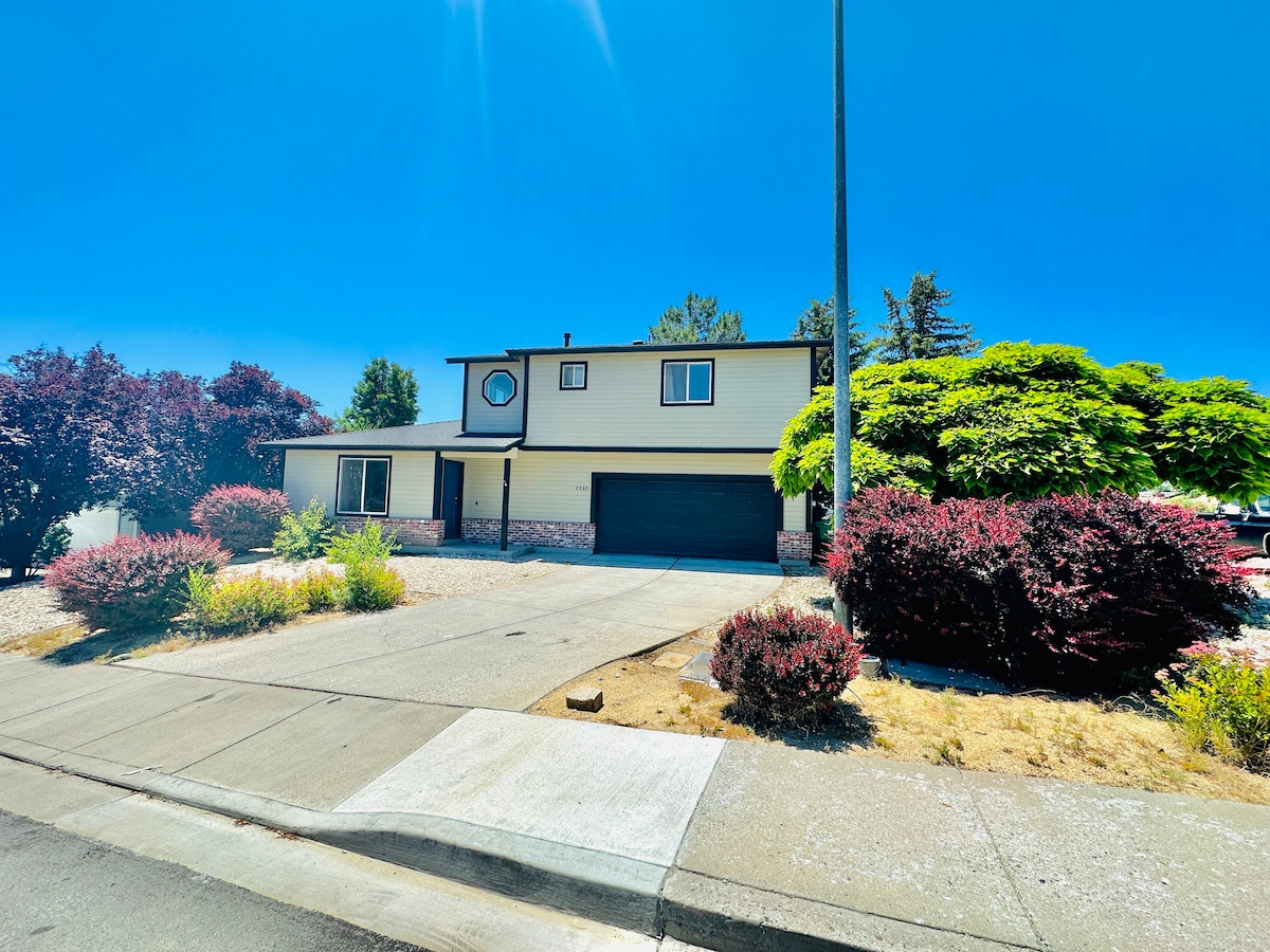 Hot August 4TVs Sleeps11 — Reno, NV — vacation rental