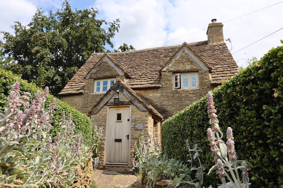 Idyllic Historic Cottage — Bradford-on-Avon, England — vacation rental