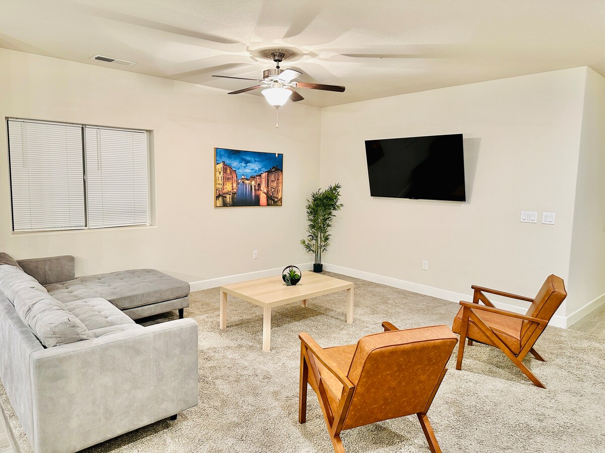 New House Furniture 5TV-20 Min to USA Pkwy/Sleeps13 β Fernley, NV β vacation rental