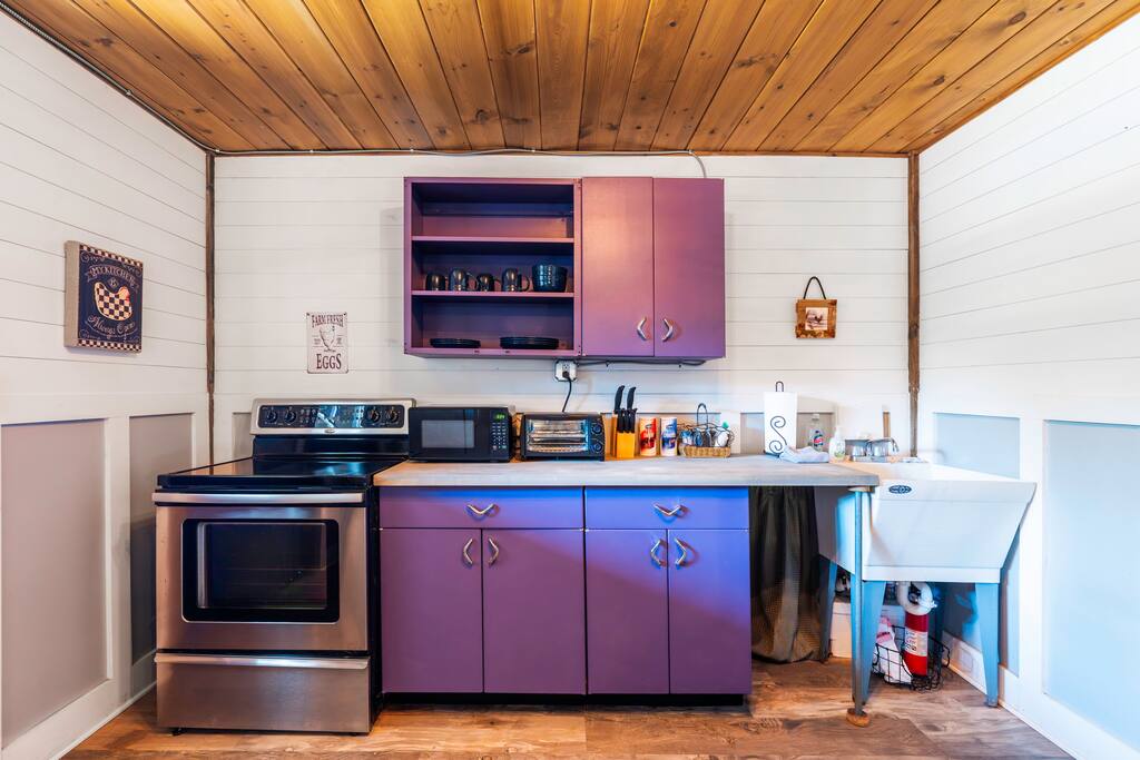 Purple Door kitchen
