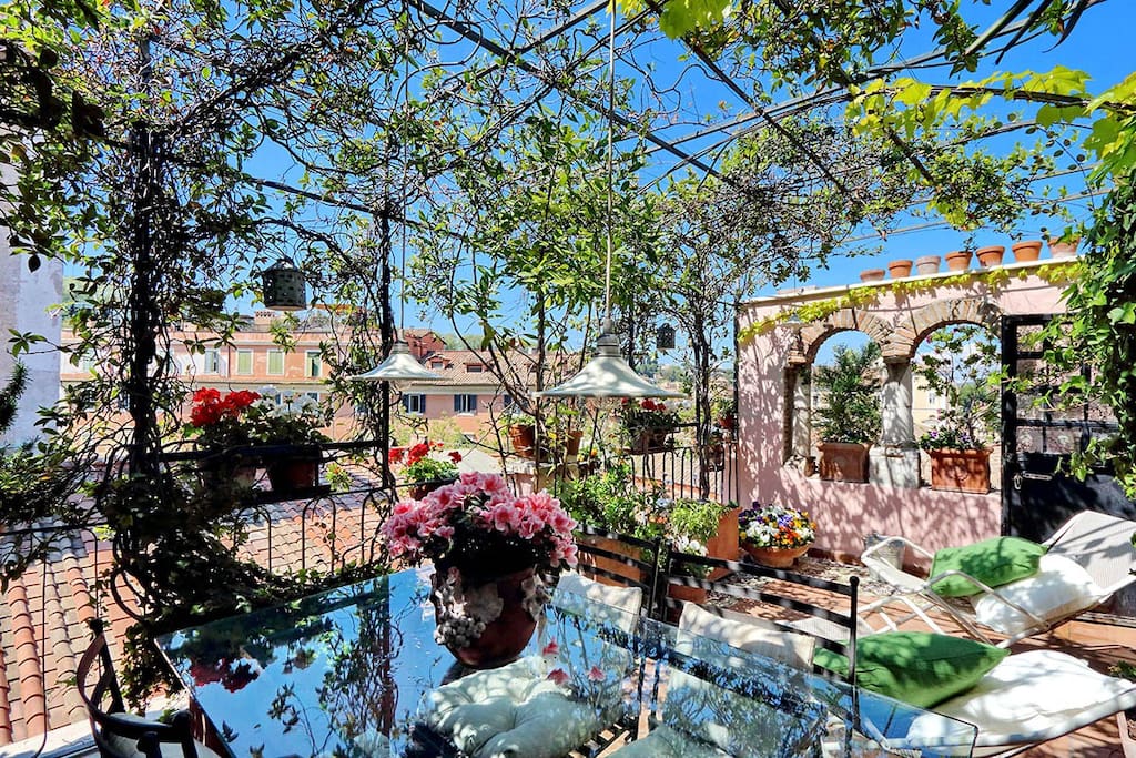 Trastevere apartment with terrace by Romeloft — Rome, Lazio — vacation rental