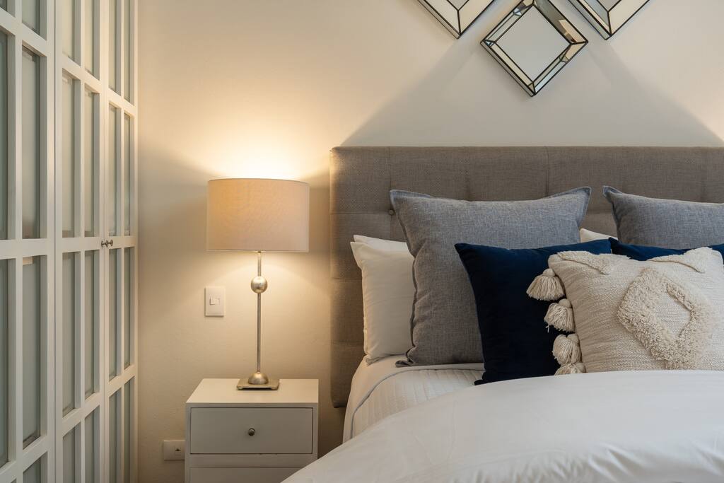 Guest bedroom details