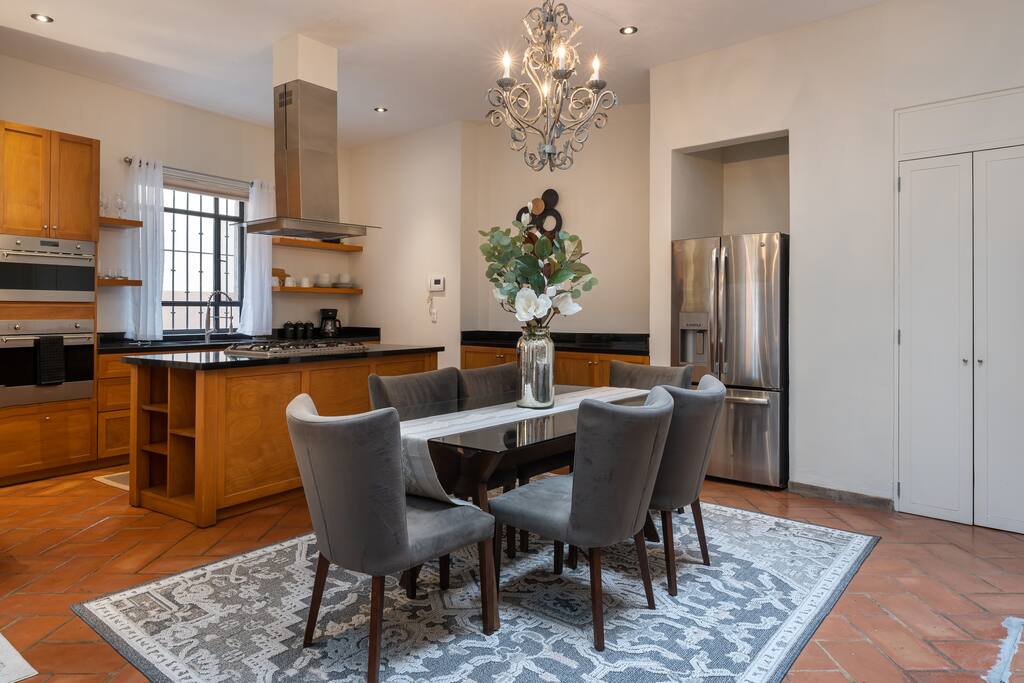Elegant dining with 6-person dining table