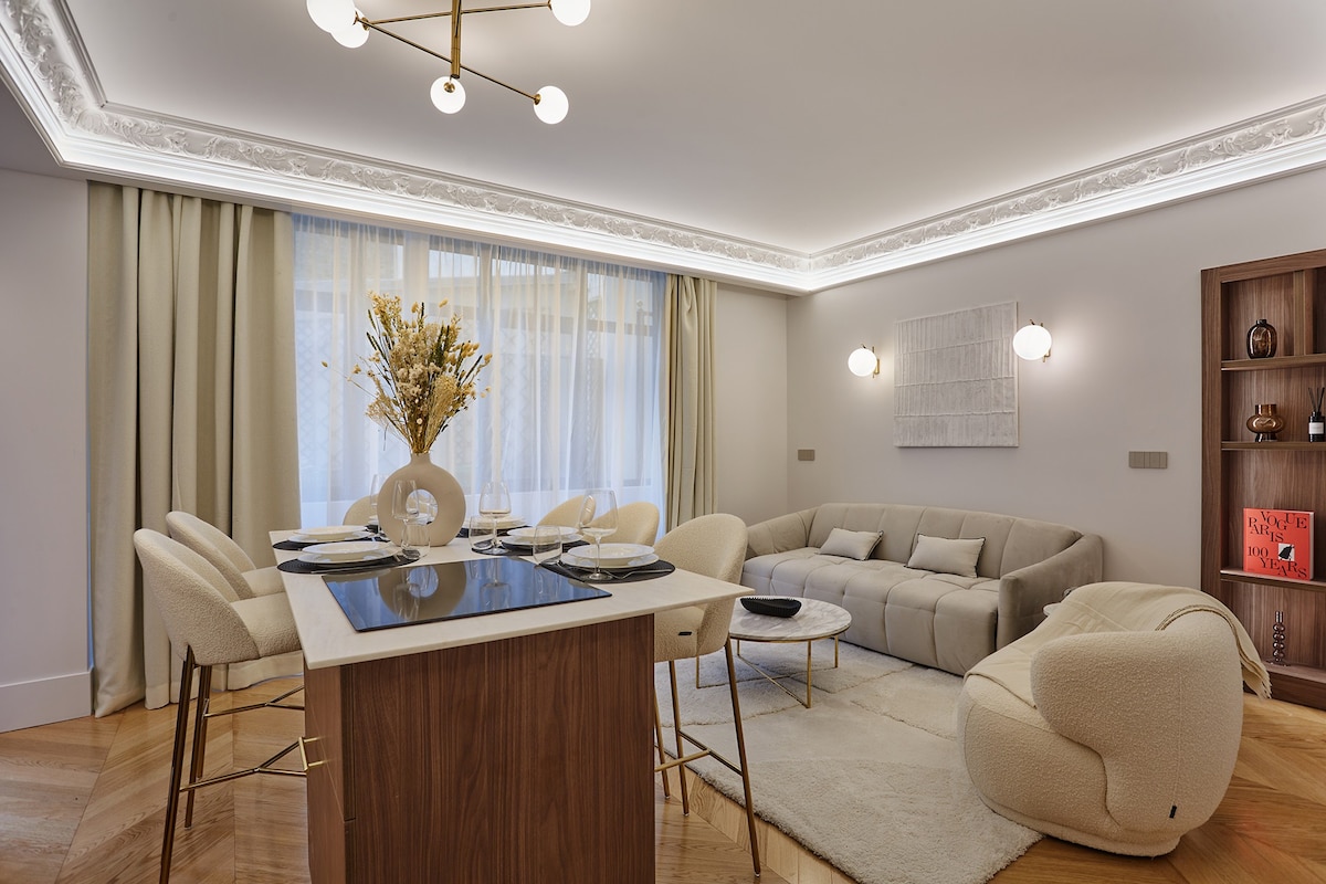 Elegant Flat Matignon Avenue Faubourg St Honore — Paris, Île-de-France — vacation rental