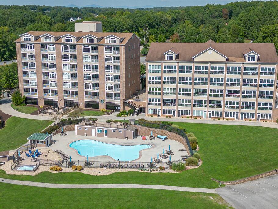 Cozy Resort - Pickleball, Beaches, Boat Ramps — Huddleston, VA — vacation rental