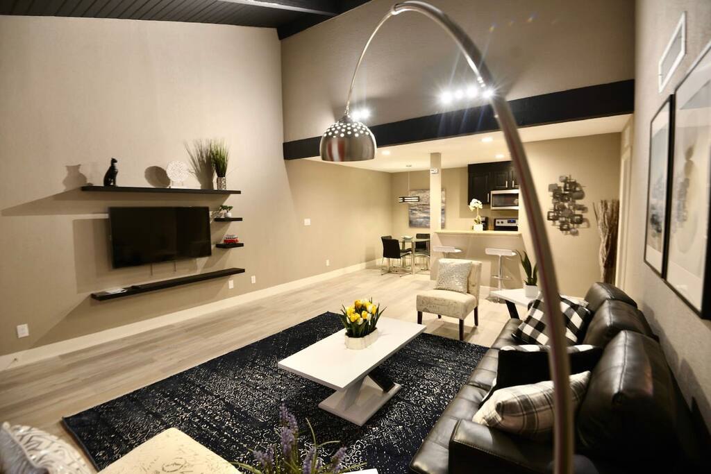 Apex Suite 2b/2b Entire Condo ! - Henderson, NV
