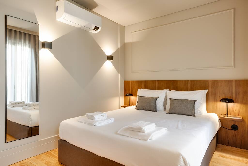 AVUS M Studio w/ AC | Downtown | DA’Home #202 — Porto, Porto — vacation rental