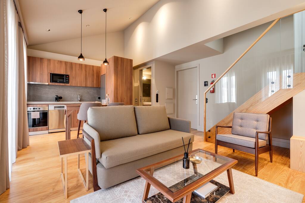 AVUS M Duplex 1BR w/ AC | Downtown | DA’Home #302 — Porto, Porto — vacation rental
