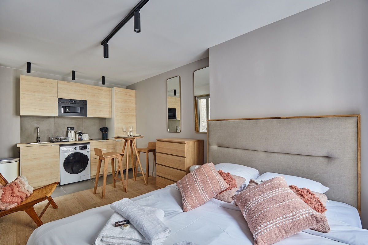 Superb & New Studio Eiffel Tower — Paris, Île-de-France — vacation rental