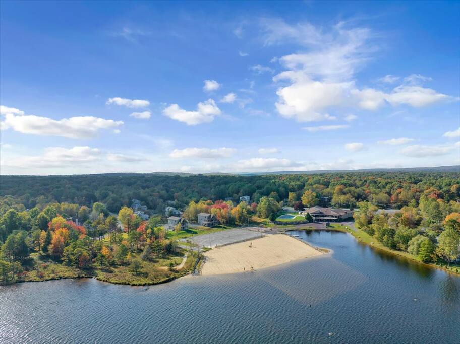 Beachview Chalet | Steps to Lake | Mins to Skiing