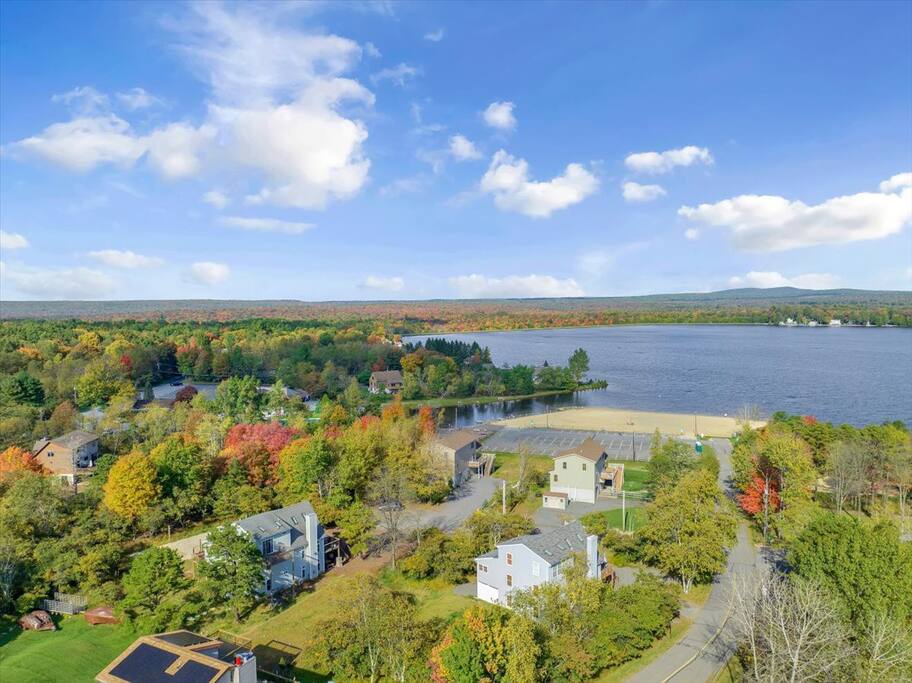 Beachview Chalet | Steps to Lake | Mins to Skiing
