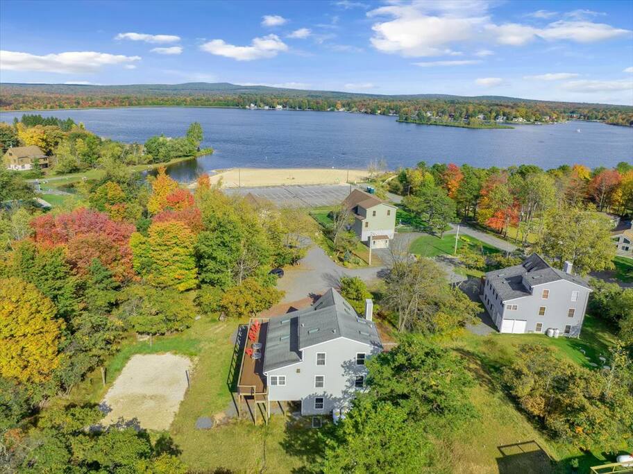 Beachview Chalet | Steps to Lake | Mins to Skiing