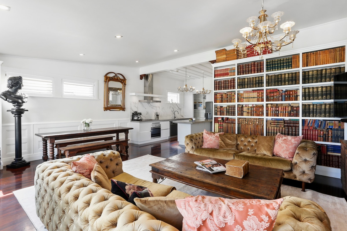 Elegant 5-Bedroom Villa in Freemans Bay