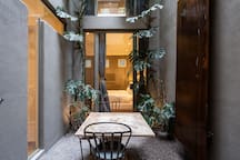 Ground level outdoor patio space