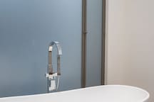 Bathtub details