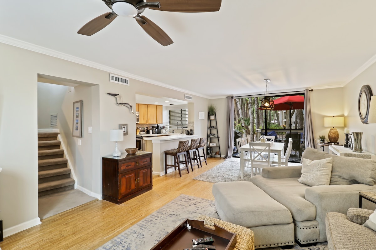 Updated Beach Villa  2 bd 2 ba  just steps 2 sand!