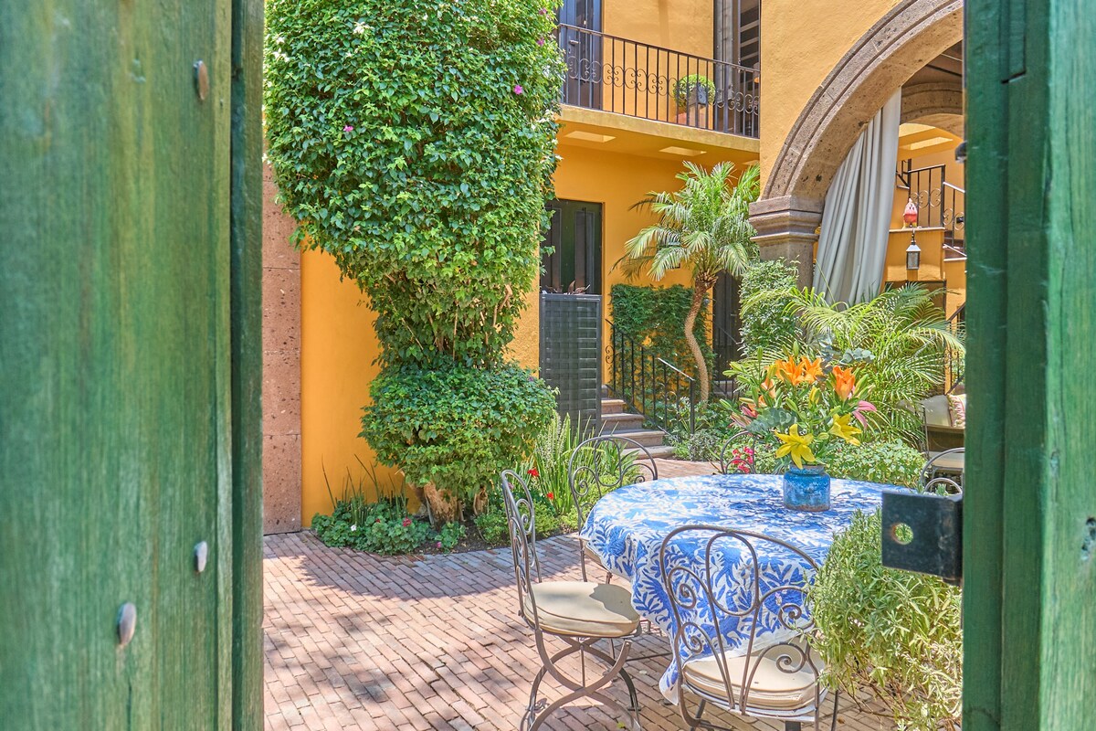 Casa Zaca, 3BR Centro Home with Rooftop & Garden 14